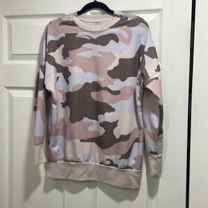 Women’s long sleeve top